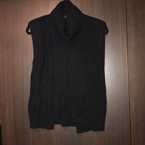 Sleeveless Turtleneck